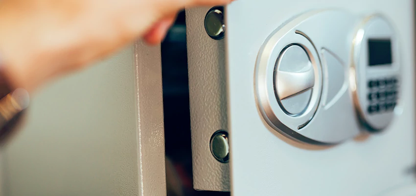 Fingerprint Safe Openers in Mammoth Lakes, CA